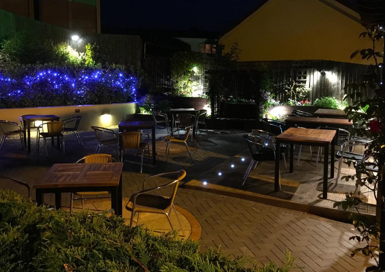 The Walnut Tree Inn Blisworth Εξωτερικό φωτογραφία